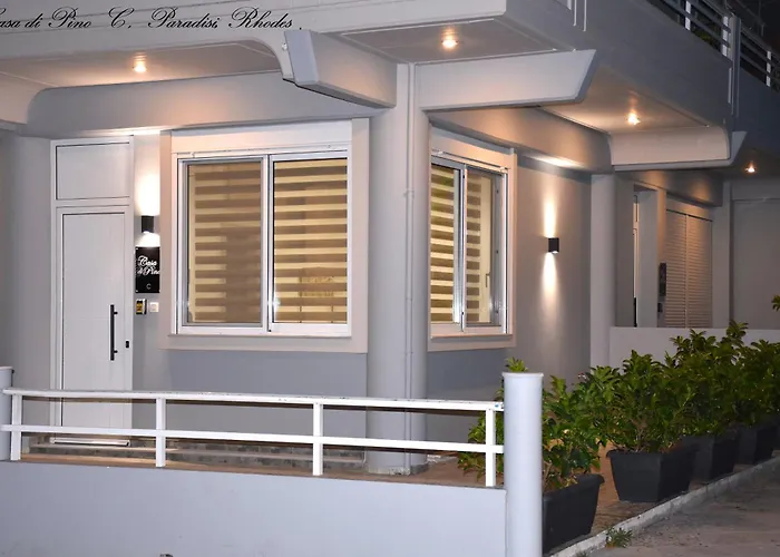 Casa Di Pino In Paradisi Square Near Airport Paradeísion