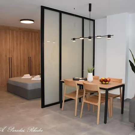 Casa Di Pino In Paradisi Square Near Airport * Paradeísion