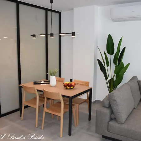 Casa Di Pino In Paradisi Square Near Airport דירה