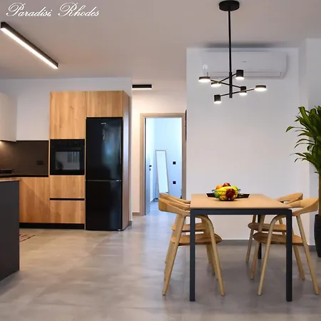 Casa Di Pino In Paradisi Square Near Airport * Paradeísion