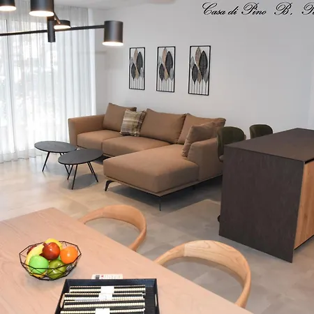 Casa Di Pino In Paradisi Square Near Airport דירה Paradeísion