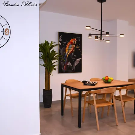 דירה Casa Di Pino In Paradisi Square Near Airport Paradeísion