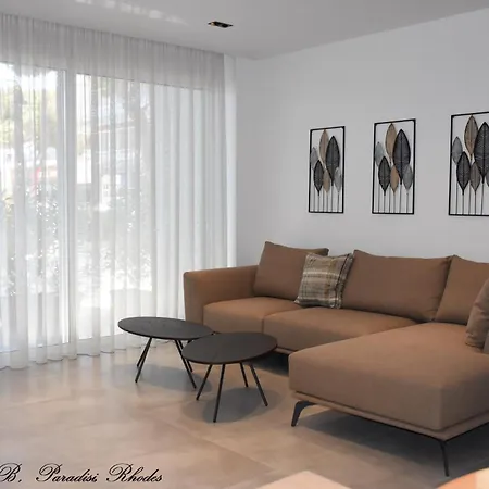 Casa Di Pino In Paradisi Square Near Airport * Paradeísion