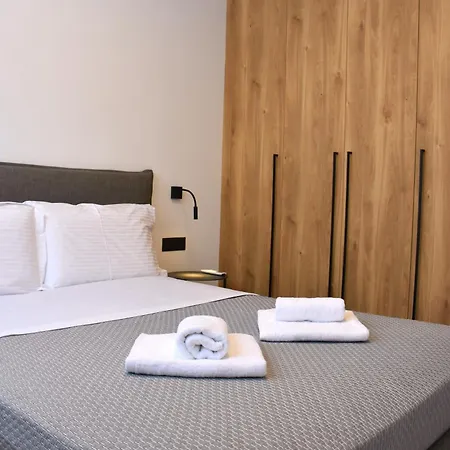 Casa Di Pino In Paradisi Square Near Airport Daire Paradeísion