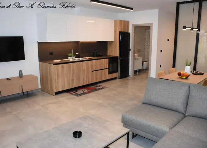 Casa Di Pino In Paradisi Square Near Airport * باراديسيون