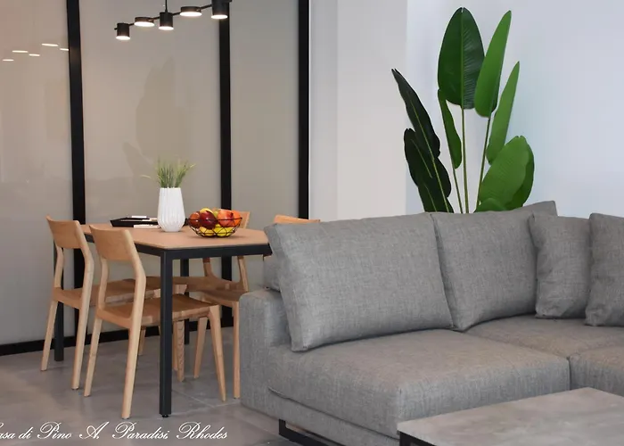 Casa Di Pino In Paradisi Square Near Airport باراديسيون