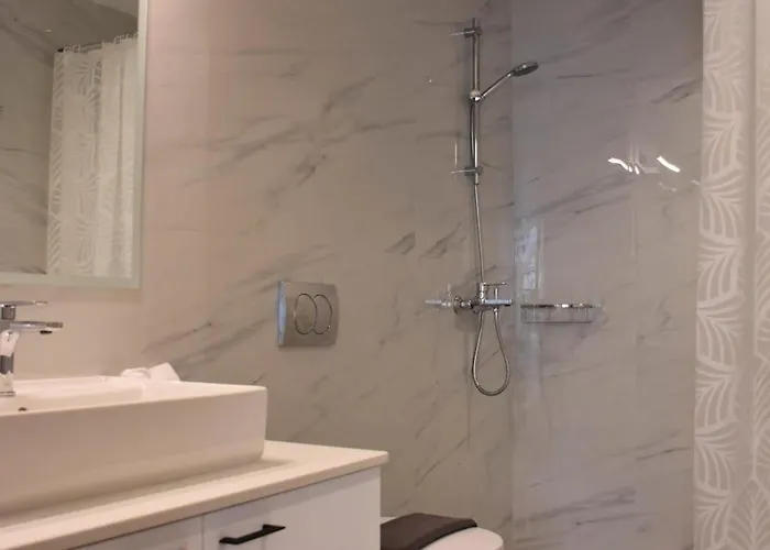 Casa Di Pino In Paradisi Square Near Airport *