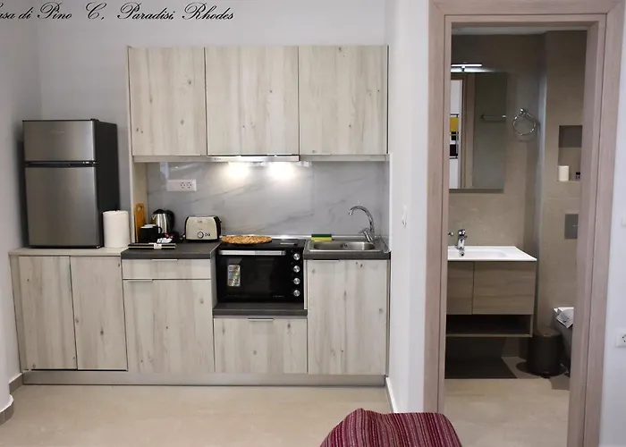 Casa Di Pino In Paradisi Square Near Airport * باراديسيون