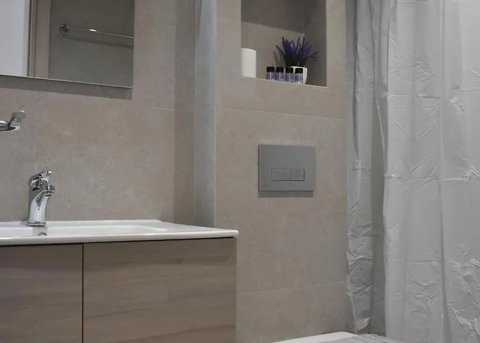 Casa Di Pino In Paradisi Square Near Airport * Paradeísion