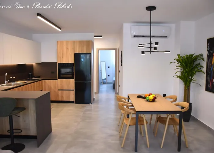 Casa Di Pino In Paradisi Square Near Airport شقة