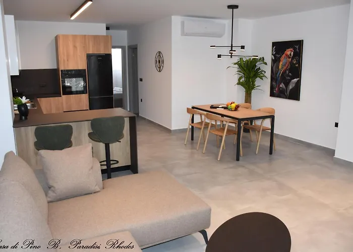 Casa Di Pino In Paradisi Square Near Airport شقة