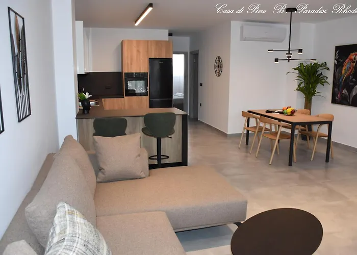 Casa Di Pino In Paradisi Square Near Airport Paradeísion