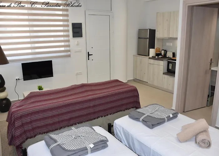 アパート Casa Di Pino In Paradisi Square Near Airport Paradeísion