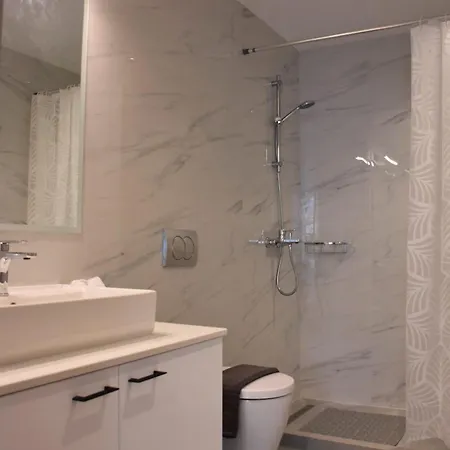 Casa Di Pino In Paradisi Square Near Airport * Paradeísion