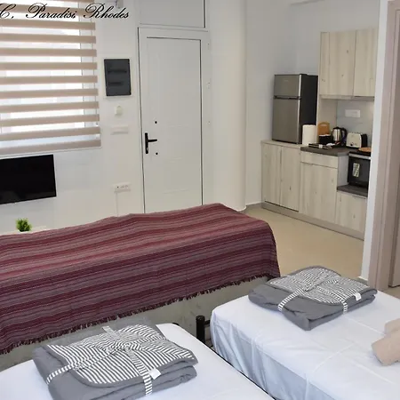 Casa Di Pino In Paradisi Square Near Airport Apartman *