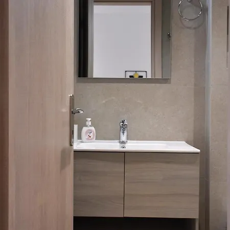 Apartmán Casa Di Pino In Paradisi Square Near Airport Paradeísion